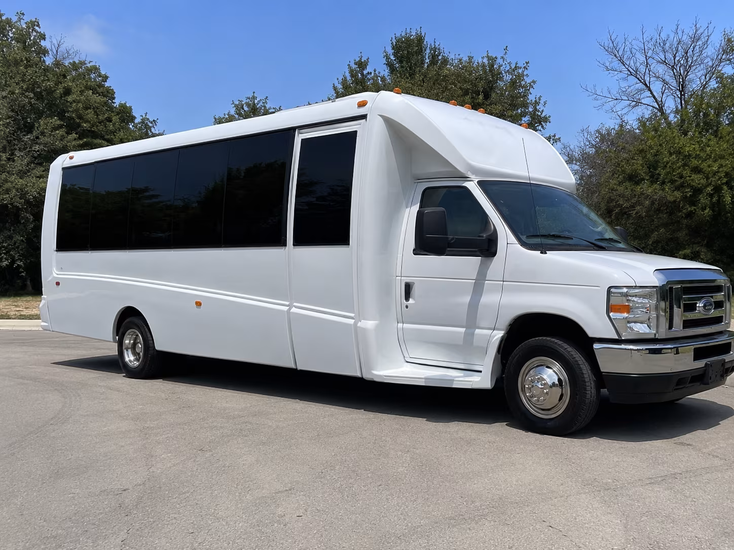 Rowlett Winery Tour & Pub Crawl Transportation